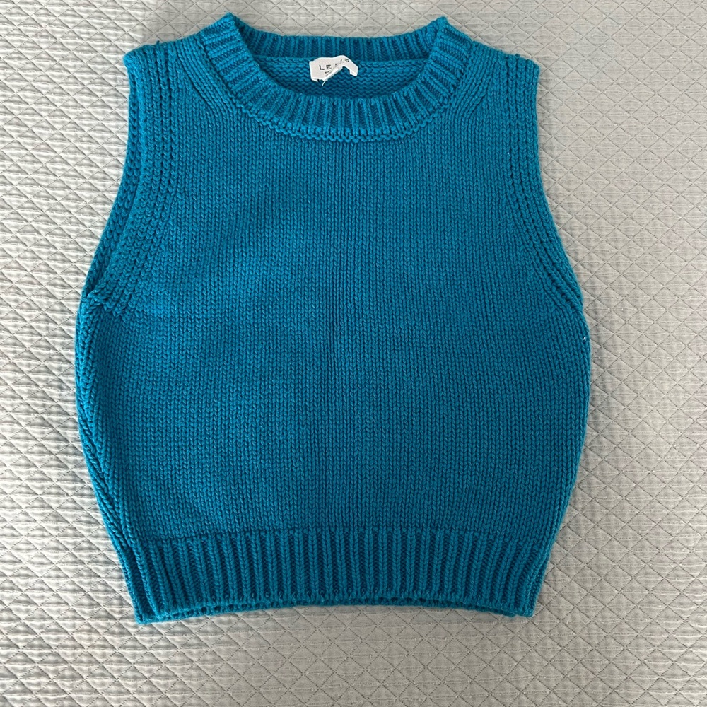 Le Lis cropped sweater vest Size S